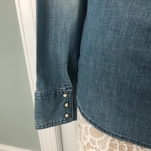 Long Sleeve Denim Top with Snaps - Picture 5 of 7